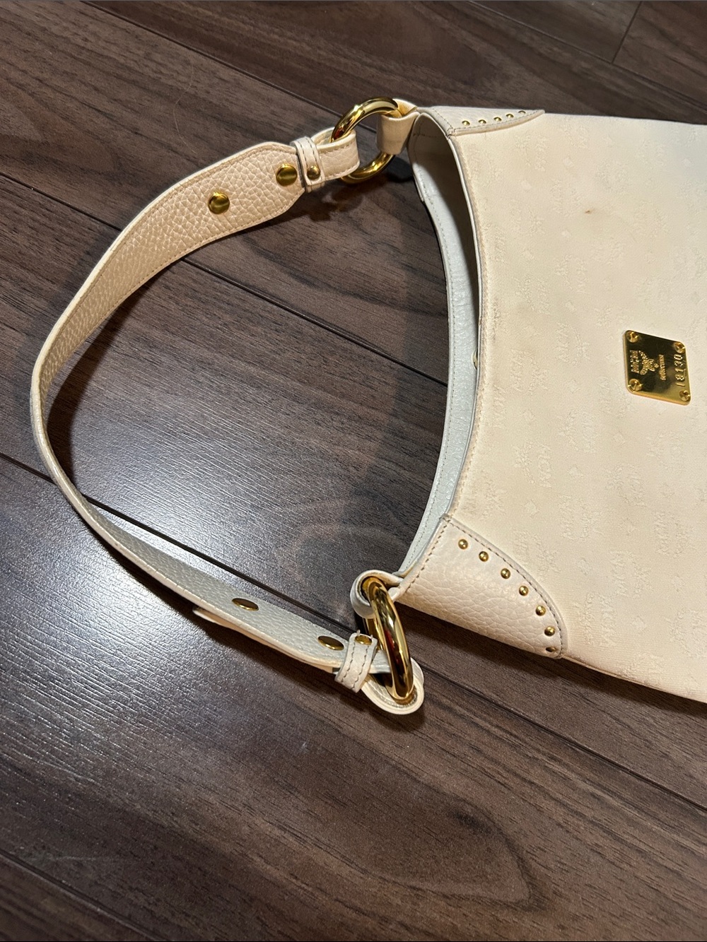 MCM Ivory Leather Shoulder Bag with Gold Plaque Germany - Picture 11 of 11